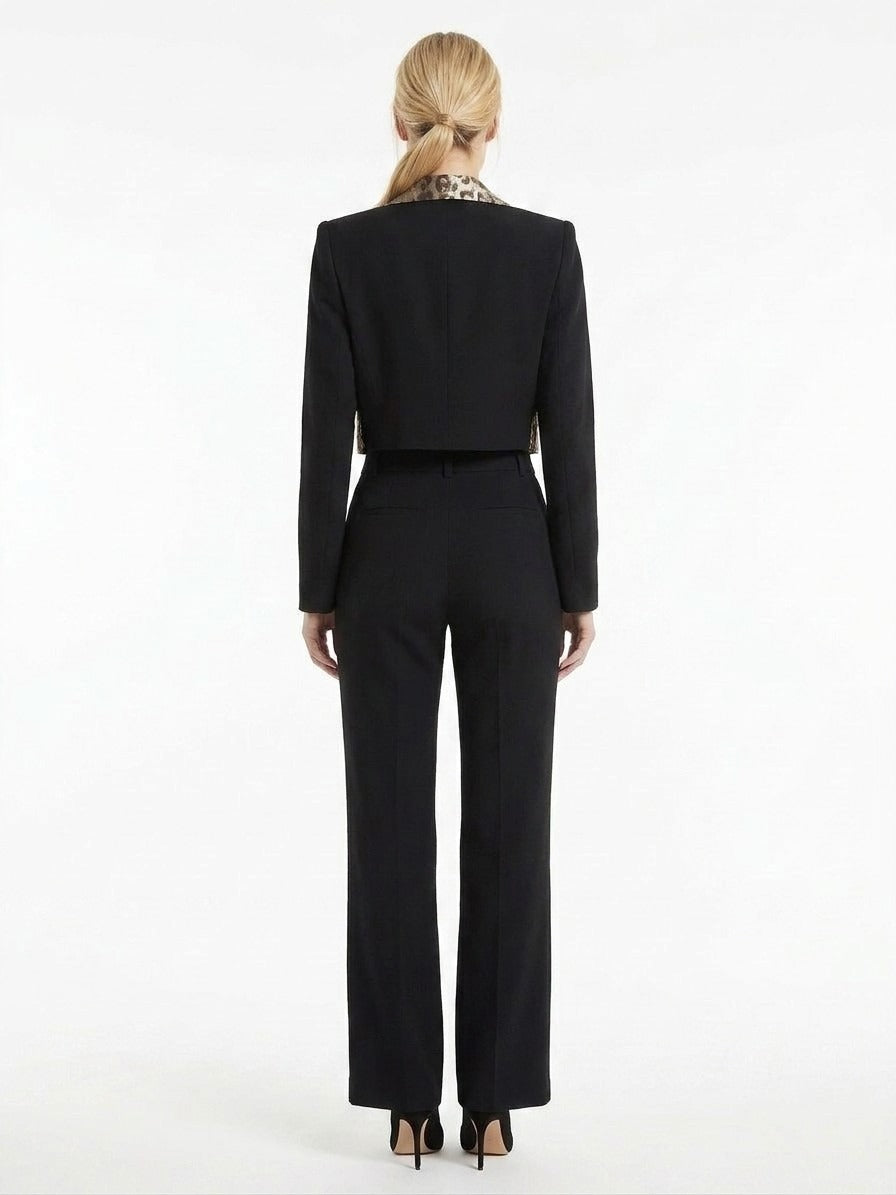 Blazer by Dolce & Gabbana for women in wool silk & viscose black features an crisp silhouette with sophisticated and a crisp for a truly crisp finish.