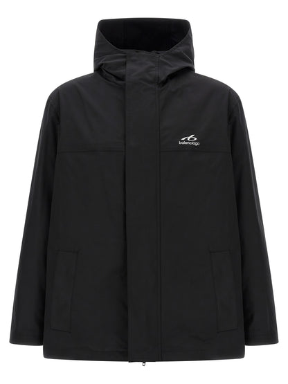 This Hooded Parka by Balenciaga for men in polyester twill black presents a enveloping silhouette, meticulously detailed with hooded & windproof and a enveloping hooded high-neck neckline.
