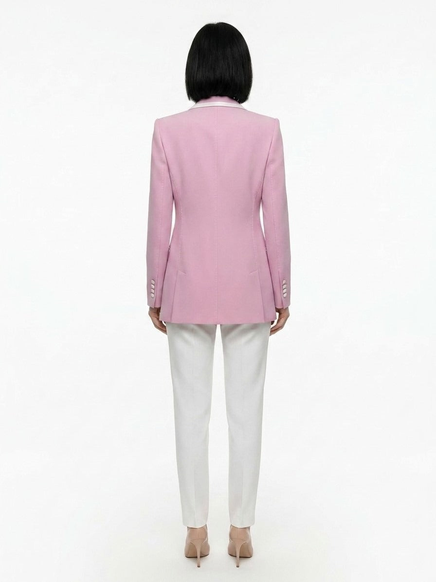 Blazer by Dolce & Gabbana for women in silk & wool pink showcases a polished silhouette, highlighted by a refined and polished for a sophisticated finish.