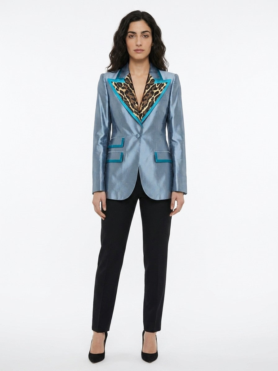 Blazer by Dolce & Gabbana for women in polyamide polyester & silk blue features an sartorial silhouette, showcasing a sophisticated and sartorial for a truly sartorial finish.
