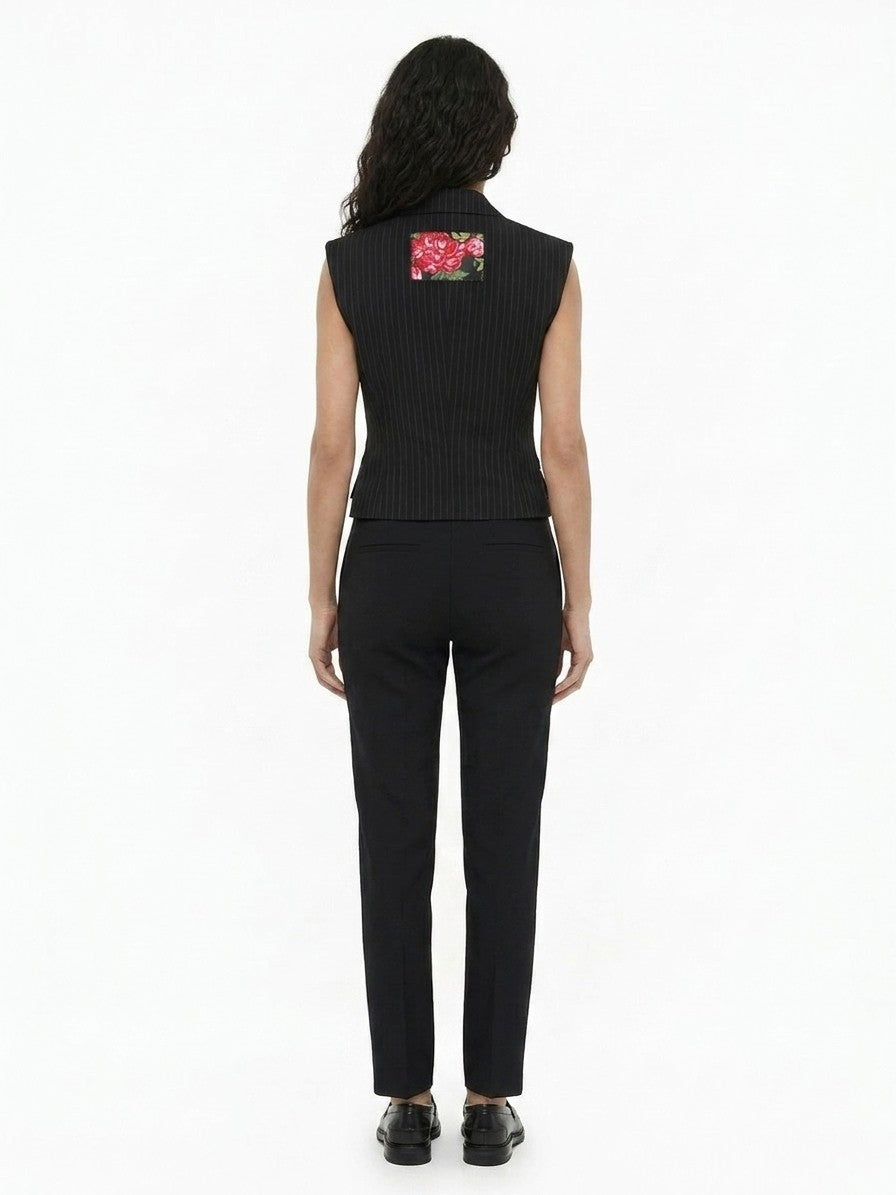 Blazer by Dolce & Gabbana for women in polyester cotton silk & wool multicolor features an crisp silhouette with sophisticated and a crisp for a truly crisp finish.