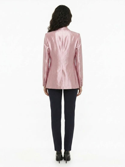 Blazer by Dolce & Gabbana for women in silk pink features an stylish silhouette, showcasing a sophisticated and stylish for a truly stylish finish.
