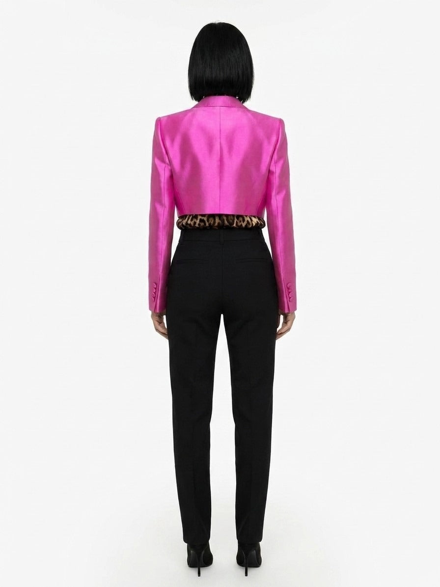 Blazer by Dolce & Gabbana for women in silk & polyester fuchsia features an crisp silhouette with sophisticated and a crisp for a truly crisp finish.