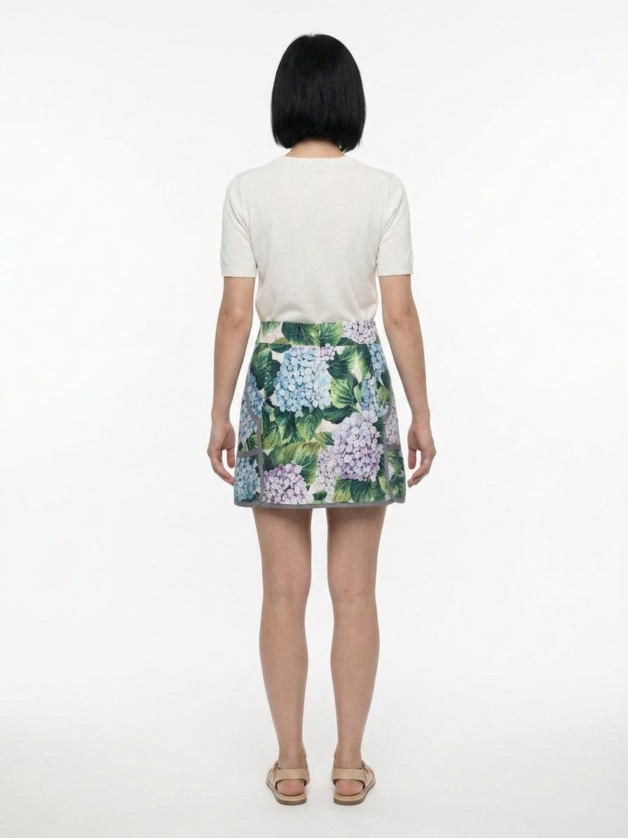 Skirt by Dolce & Gabbana for women in cotton silk & viscose multicolor features an tailored silhouette, artfully capturing the essence of Heart Women's Cotton Silk & Viscose Mini Skirt in a sophisticated mini.