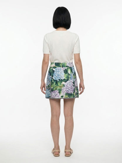 Skirt by Dolce & Gabbana for women in cotton silk & viscose multicolor features an tailored silhouette, artfully capturing the essence of Heart Women's Cotton Silk & Viscose Mini Skirt in a sophisticated mini.