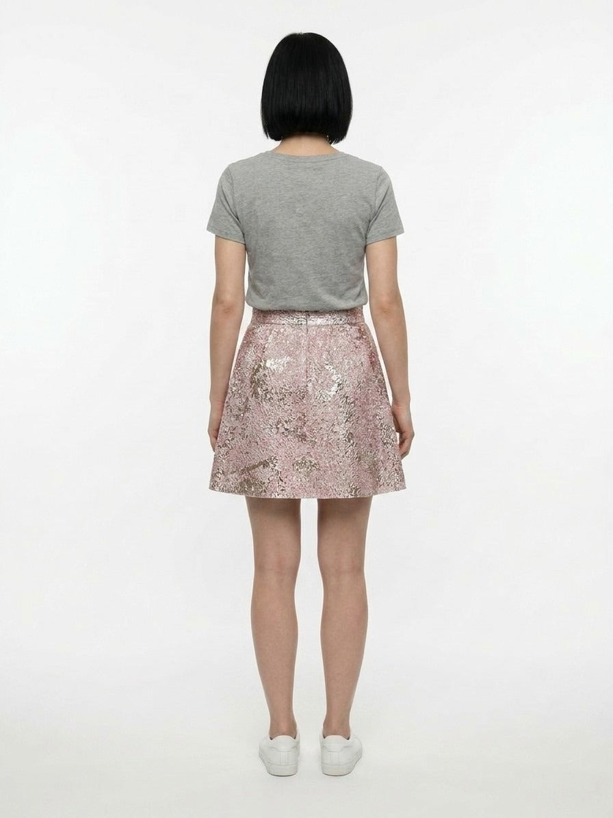 Skirt by Dolce & Gabbana for women in nylon polyamide polyester & silk multicolor features an tailored silhouette, artfully capturing the essence of Flow Women's Nylon Polyamide Polyester & Silk Mini Skirt in a sophisticated mini.