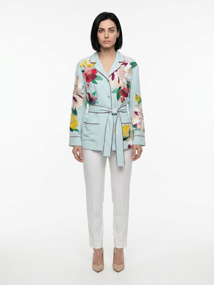 Shirt by Dolce & Gabbana for women in silk blue & patterned presents a discerning silhouette, showcasing a sophisticated and for a truly discerning finish.