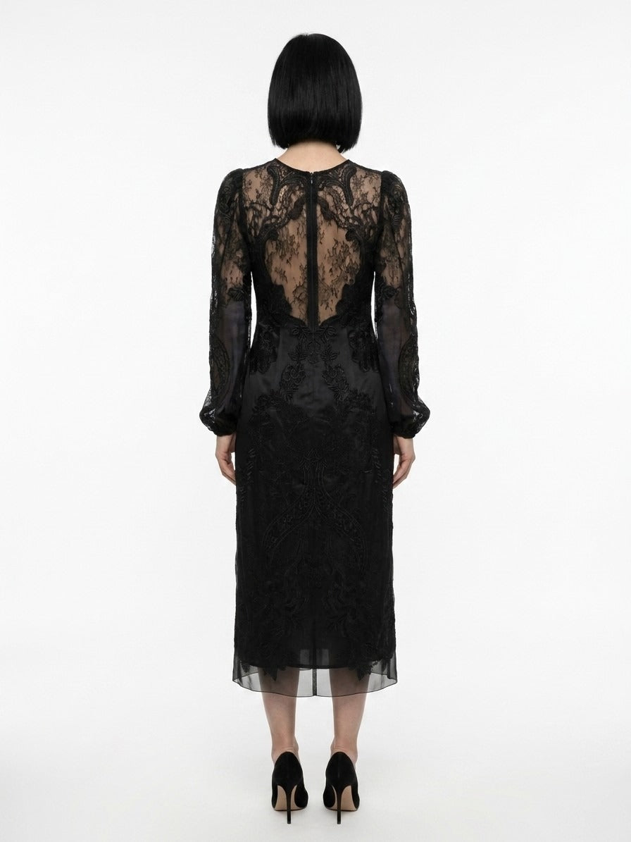 Dress by Dolce & Gabbana for women in polyester cotton viscose & silk multicolor features an sultry silhouette defined by a and , falling to an sultry long for a sultry look.