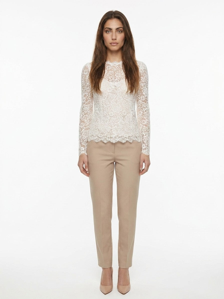Shirt by Dolce & Gabbana for women in cotton polyamide viscose & silk cream presents a discerning silhouette, showcasing a sophisticated and for a truly discerning finish.