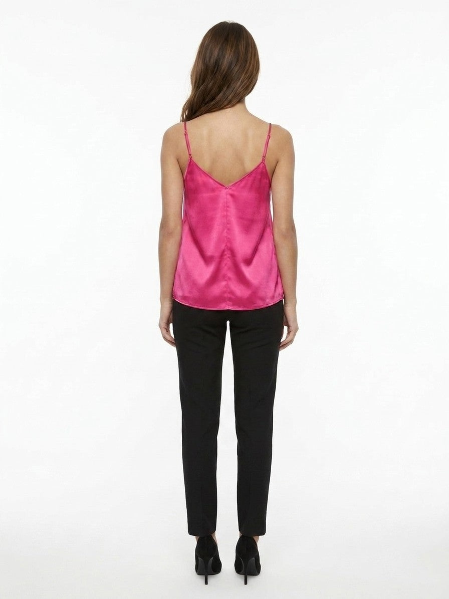 Shirt by Dolce & Gabbana for women in silk pink, featuring a nuanced and nuanced for a sophisticated finish.