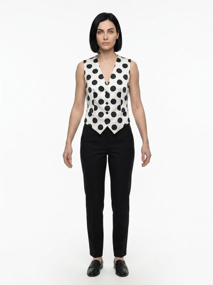 Vest by Dolce & Gabbana for women in virgin cashmere silk polyamide & wool multicolor showcases a utilitarian silhouette, artfully incorporating and a utilitarian for a truly utilitarian finish.