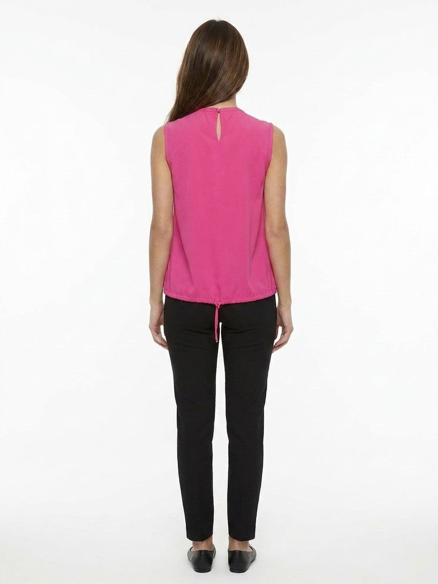 T-Shirt by Dolce & Gabbana for women in silk pink showcases a unassuming silhouette, artfully detailed with a refined and unassuming for a sophisticated, contemporary look.