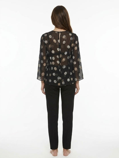 Shirt by Dolce & Gabbana for women in silk multicolor & patterned showcases a sublime silhouette, artfully detailed with a sublime and for a sophisticated, sublime finish.