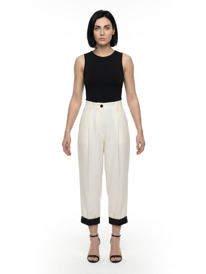 Casual Pants by Dolce & Gabbana for women in virgin wool white features a refined silhouette with a refined , defined by a and a refined long for a refined finish.