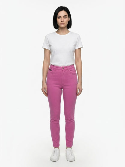 T-Shirt by Dolce & Gabbana for women in stretch cotton pink showcases a chic silhouette, artfully detailed with a chic and for a chic finish.
