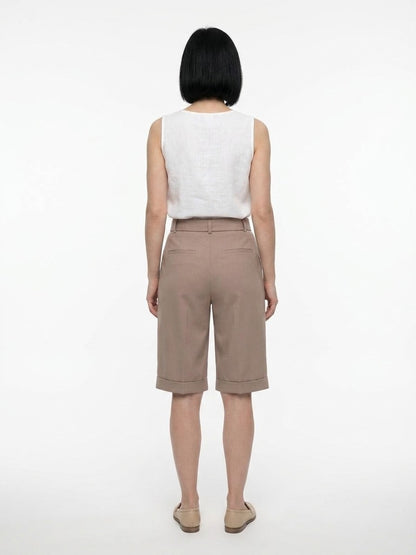 Shorts by Dolce & Gabbana for women in virgin wool pink & signature features a architectural silhouette, showcasing a architectural and short defined by a sophisticated for a premium, elevated aesthetic.