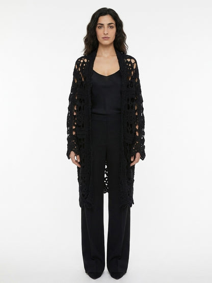 Cardigan by Dolce & Gabbana for women in virgin wool black features an crisp silhouette, showcasing a sophisticated and detail for a truly crisp finish.