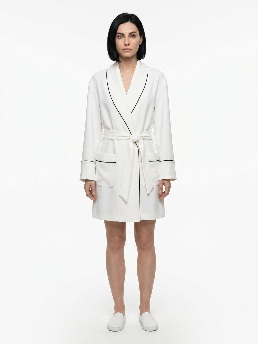 This Pajamas by Dolce & Gabbana for women in viscose silk white features an encompassing silhouette, showcasing the refined craftsmanship of the Women's Viscose Silk Pajamas collection with an encompassing finish.