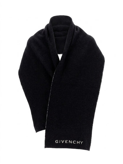 Scarf by Givenchy for men in virgin wool & silk bicolour presents a cosy silhouette, artfully capturing the sophisticated design and premium aesthetic of the Virgin Wool & Silk Wrap Scarf.