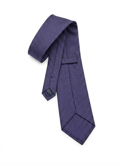 This Necktie by Givenchy for men in silk blue presents a effortless chic silhouette from the Silk Necktie collection, offering a effortless chic finish for a truly effortless chic look.