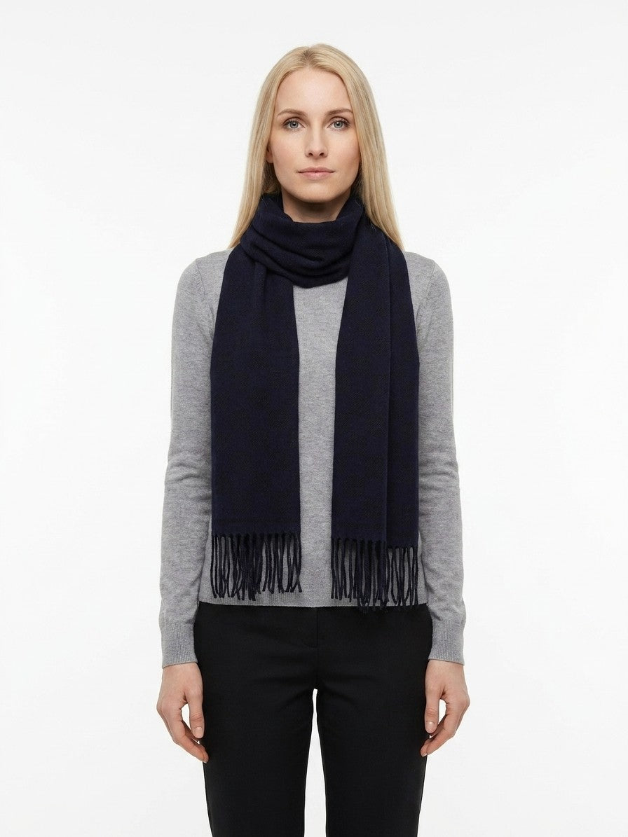 Scarf by Givenchy for women in wool bicolour & signature showcases a on trend silhouette, artfully capturing the on trend essence of the Wool Wrap Scarf design with a sophisticated finish.