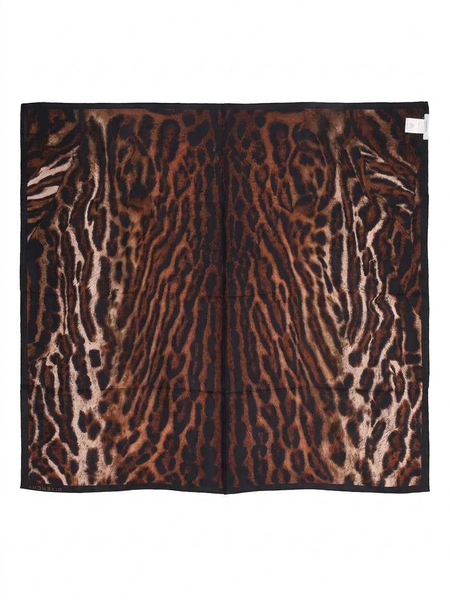 Scarf by Givenchy for women in silk multicolor features a snug silhouette, perfectly showcasing the elegant drape and premium finish of the Silk Square Scarf.