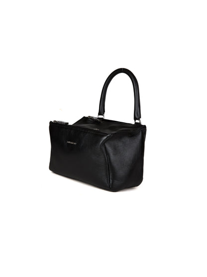 This Handbag by Givenchy for women in calfskin leather and black presents a sculptural silhouette featuring a secure , ample , and versatile for a sculptural finish.