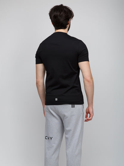 T-Shirt by Givenchy for men in cotton black features a plush silhouette, showcasing a sophisticated and for a truly plush finish.