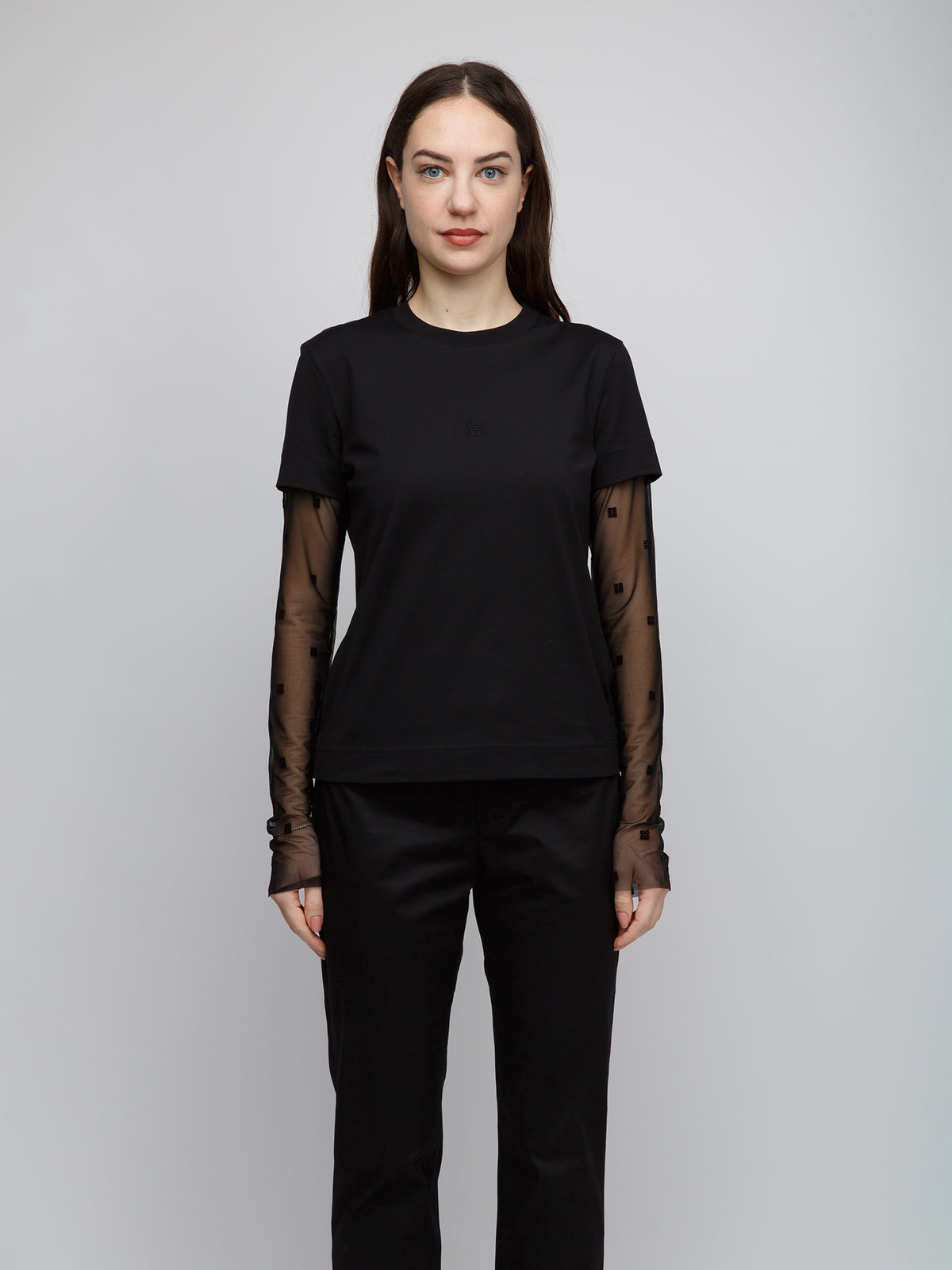 T-Shirt by Givenchy for women in cotton black features an on trend silhouette, perfectly showcasing a on trend and for an elevated aesthetic.