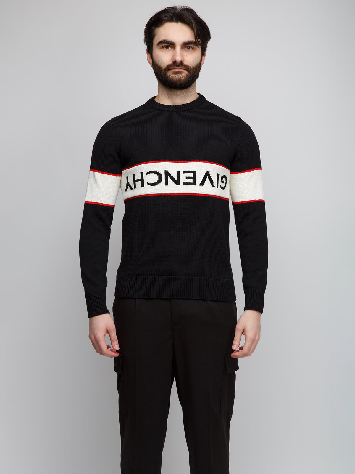 Sweatshirt by Givenchy for men in cotton black features an magnificent silhouette, showcasing a sophisticated and detail for a truly magnificent finish.
