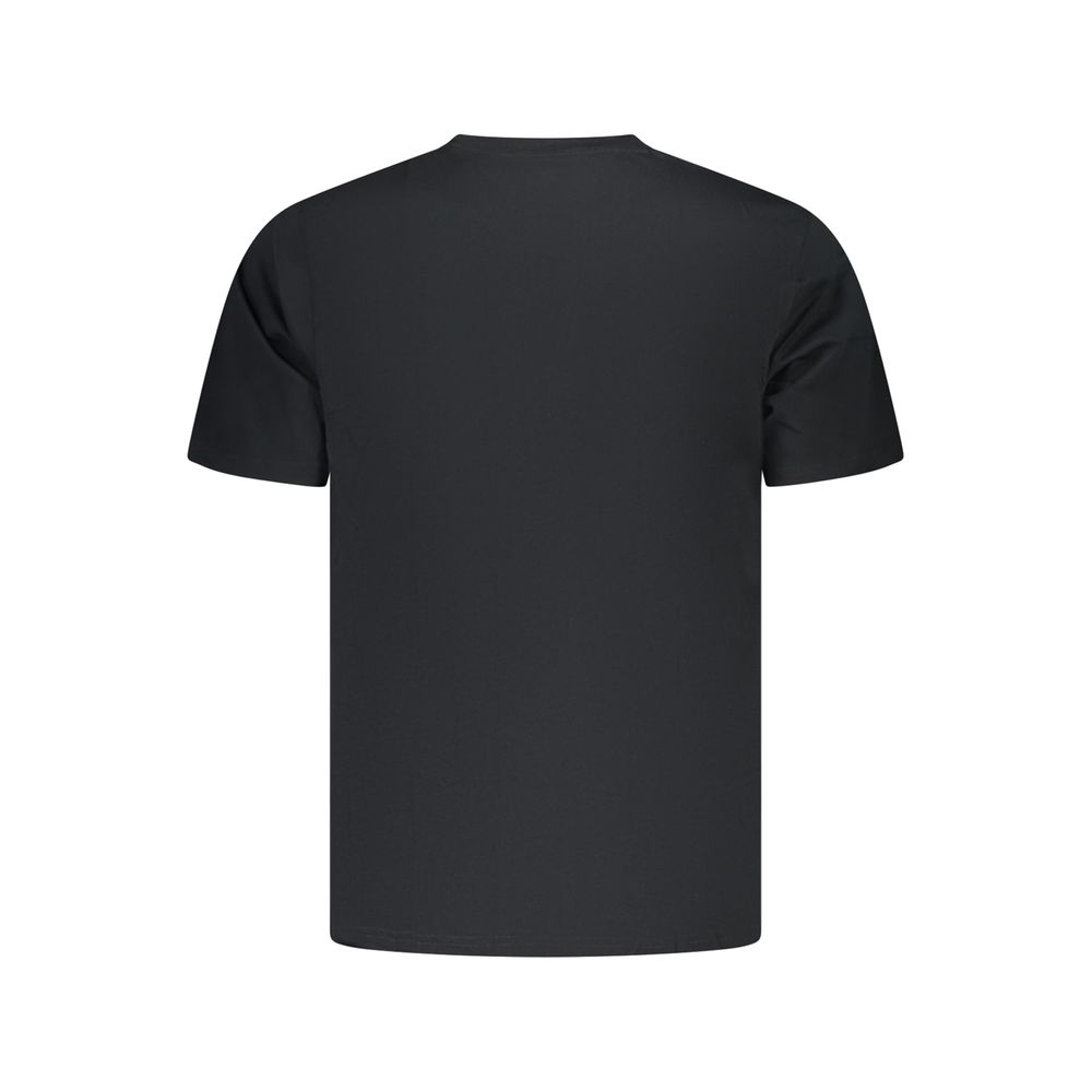 T-Shirt by Converse for men in cotton black & print features a plush silhouette, showcasing a sophisticated crew neckline and for a truly plush finish.