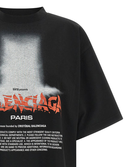 T-Shirt by Balenciaga for women in cotton gradient, black, red & white showcases a fashionable silhouette, elegantly detailed with a fashionable and for a sophisticated, high-fashion look.