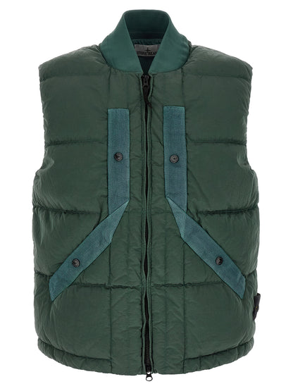 Vest by Stone Island for men in nylon bicolour & green features an contemporary silhouette, showcasing refined thermal & pockets and a contemporary for a sophisticated layered look.
