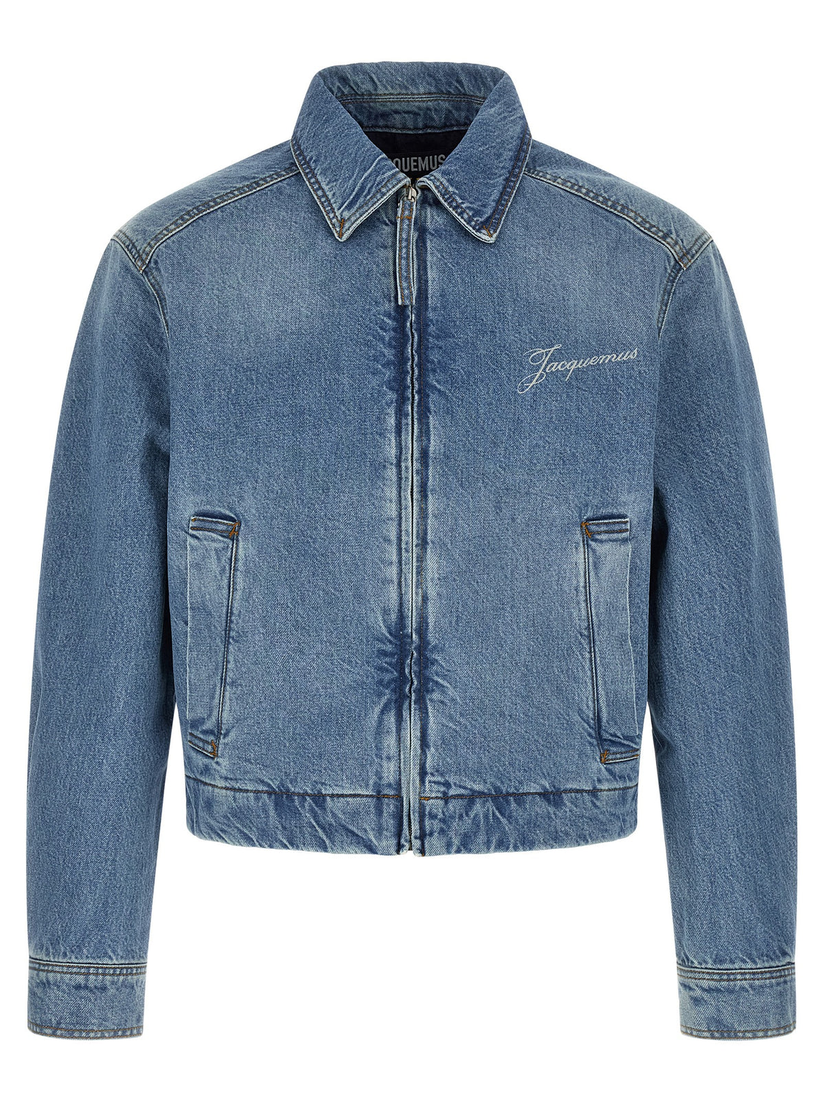 Trucker Jacket by Jacquemus for men in denim cotton blue & signature showcases a bohemian silhouette, artfully detailed with a bohemian and signature for a truly bohemian finish.