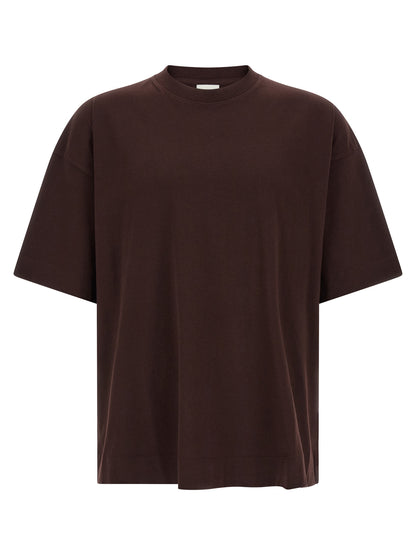 T-Shirt by Dries Van Noten for men in cotton bordeaux features an on trend silhouette, perfectly showcasing a on trend and crew neckline for an elevated aesthetic.
