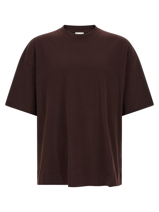 T-Shirt by Dries Van Noten for men in cotton bordeaux features an on trend silhouette, perfectly showcasing a on trend and crew neckline for an elevated aesthetic.