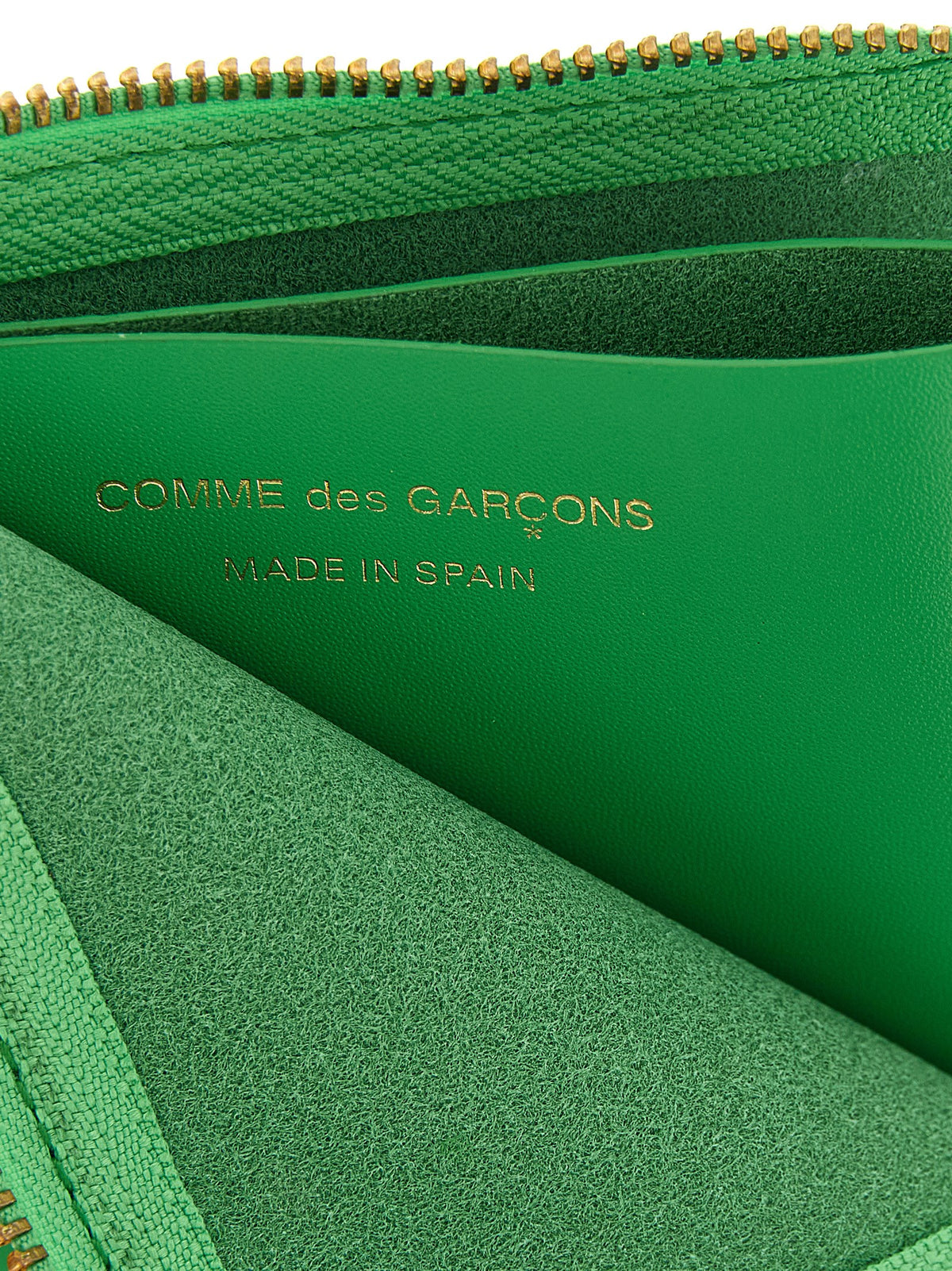 Cardholder Card Case by Comme Des Garçons for unisex in bos taurus calfskin leather bicolour & green showcases a couture-grade silhouette from the Bos Taurus Calfskin Leather Cardholder Card Case collection, highlighting functional card-organization for a couture-grade finish.
