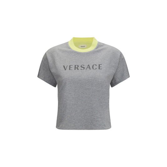 T-Shirt by Versace for women in cotton gray & print features an edgy silhouette, meticulously detailed with a sophisticated short-sleeve and crew neckline for a truly edgy finish.