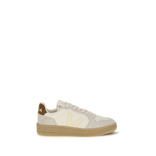 Sneakers by Veja for women in bos taurus calf suede leather beige & signature features an timeless silhouette from the Women's Low Top Bos Taurus Calf Suede Leather Sneakers collection, showcasing a signature low-top style with an timeless finish.