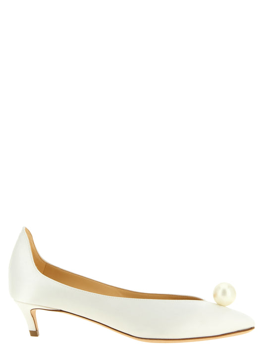 Mid-Heel Pumps Heels by Magda Butrym for women in viscose silk satin cream, pearl & white showcases a exquisite silhouette, perfectly accentuating Women's Viscose Silk Satin Mid-Heel Pumps Heels with a exquisite mid-heel and exquisite pointed toe style.
