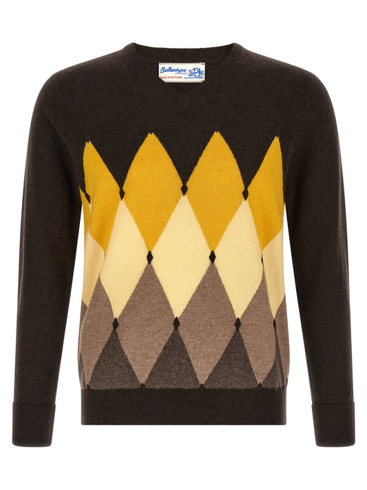 Cardigan by Ballantyne for men in cashmere brown & patterned features an impeccable silhouette, showcasing a sophisticated v-neck neckline and detail for a truly impeccable finish.