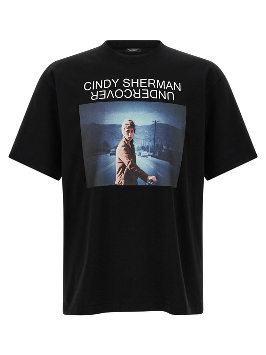 T-Shirt by Undercover for men in cotton black & print features an on trend silhouette, perfectly showcasing a on trend short-sleeve and round neckline for an elevated aesthetic.