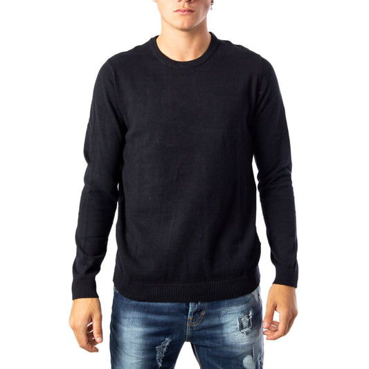 Sweatshirt by Jack Jones for men in cotton black features a unrivaled silhouette with a refined round crew neckline and unrivaled detailing for a sophisticated look.