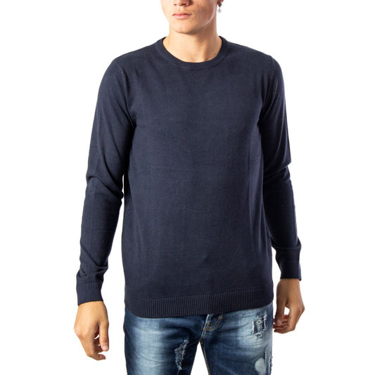 Sweatshirt by Jack Jones for men in denim cotton blue showcases a slouchy chic silhouette, artfully detailed with a slouchy chic round crew neckline and for a slouchy chic finish.