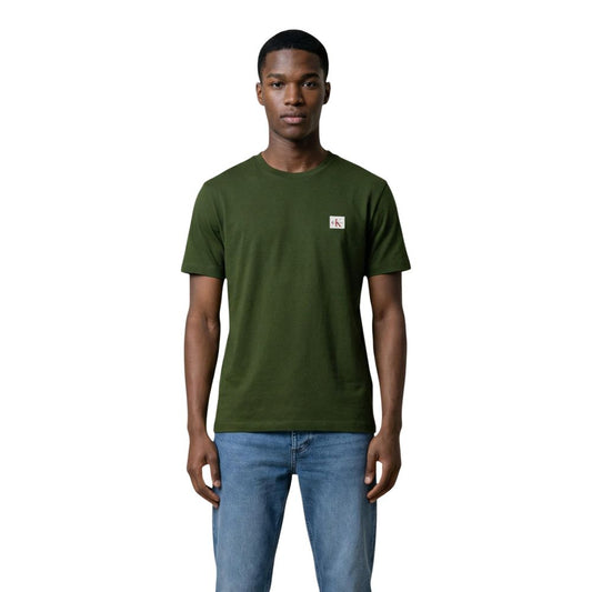 T-Shirt by Calvin Klein Jeans for men in cotton green showcases a unassuming silhouette, artfully detailed with a refined and unassuming for a sophisticated, contemporary look.
