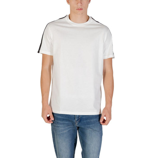 Activewear T-Shirt by Armani Exchange for men in cotton cream features a versatile silhouette, showcasing a versatile crew neckline and detailed with high-performance for a premium look.