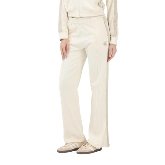 Joggers by Calvin Klein Jeans for women in stretch polyester cotton cream & signature features an sophisticated and straight with a precise long, creating a sophisticated and sophisticated silhouette.