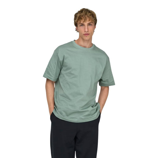 T-Shirt by Only & Sons for men in organic cotton bicolour showcases a unassuming silhouette, artfully detailed with a refined crew neckline and unassuming for a sophisticated, contemporary look.