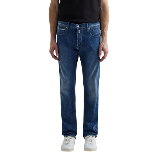 Jeans by Replay for men in stretch denim cotton blue features a refined silhouette with a refined straight, relaxed-fit & regular-fit, defined by a and a refined long for a refined finish.