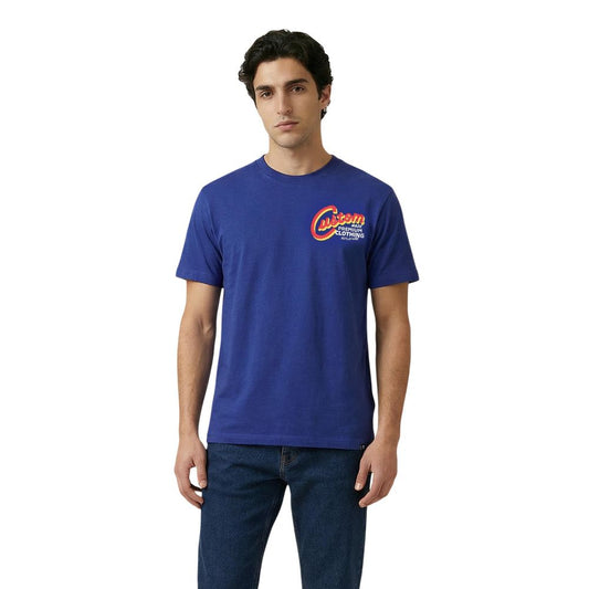 T-Shirt by Replay for men in cotton blue & print features an on trend silhouette, perfectly showcasing a on trend and for an elevated aesthetic.